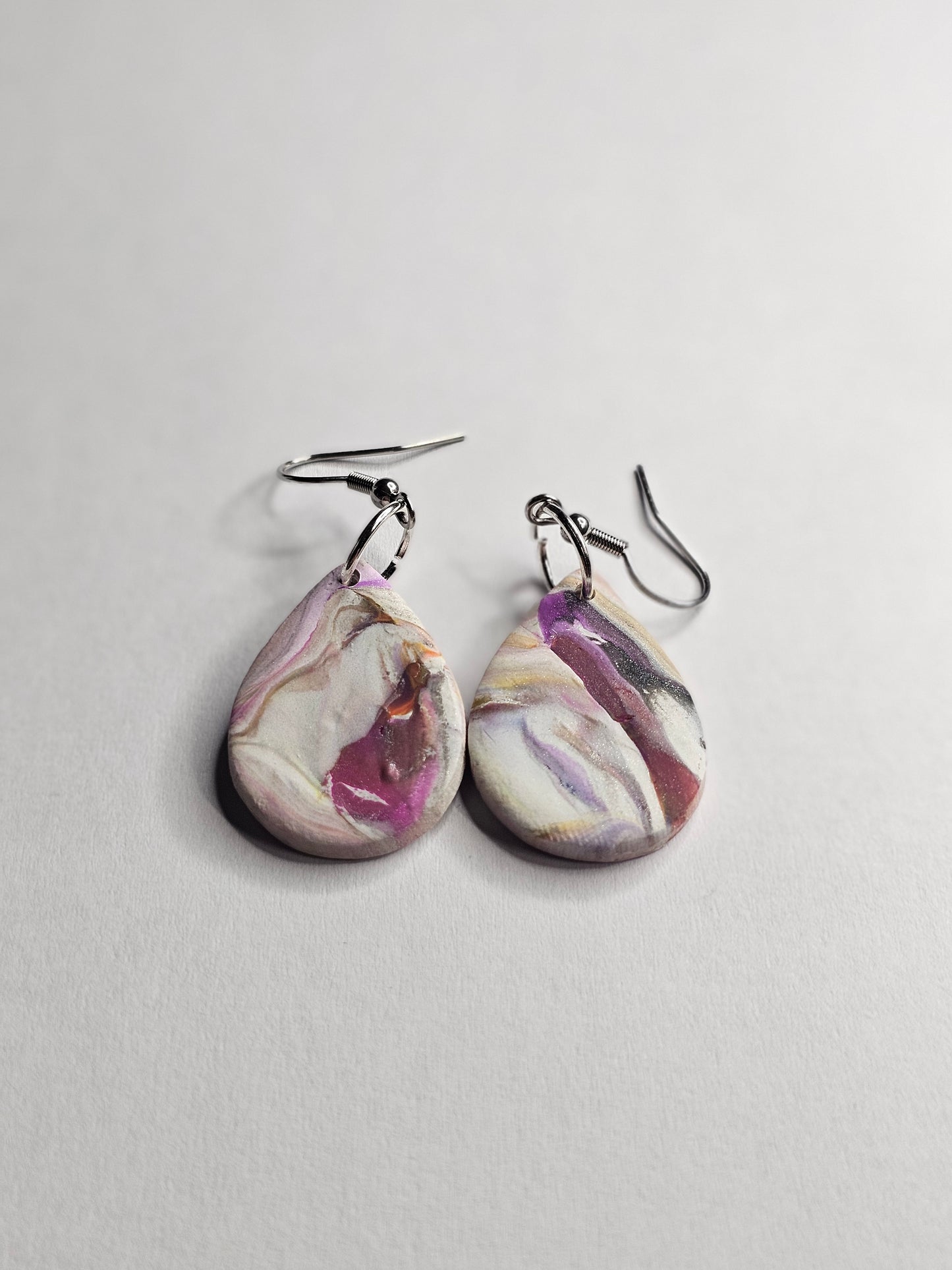 Abstract Teardrop Earrings (White/Fuscia)