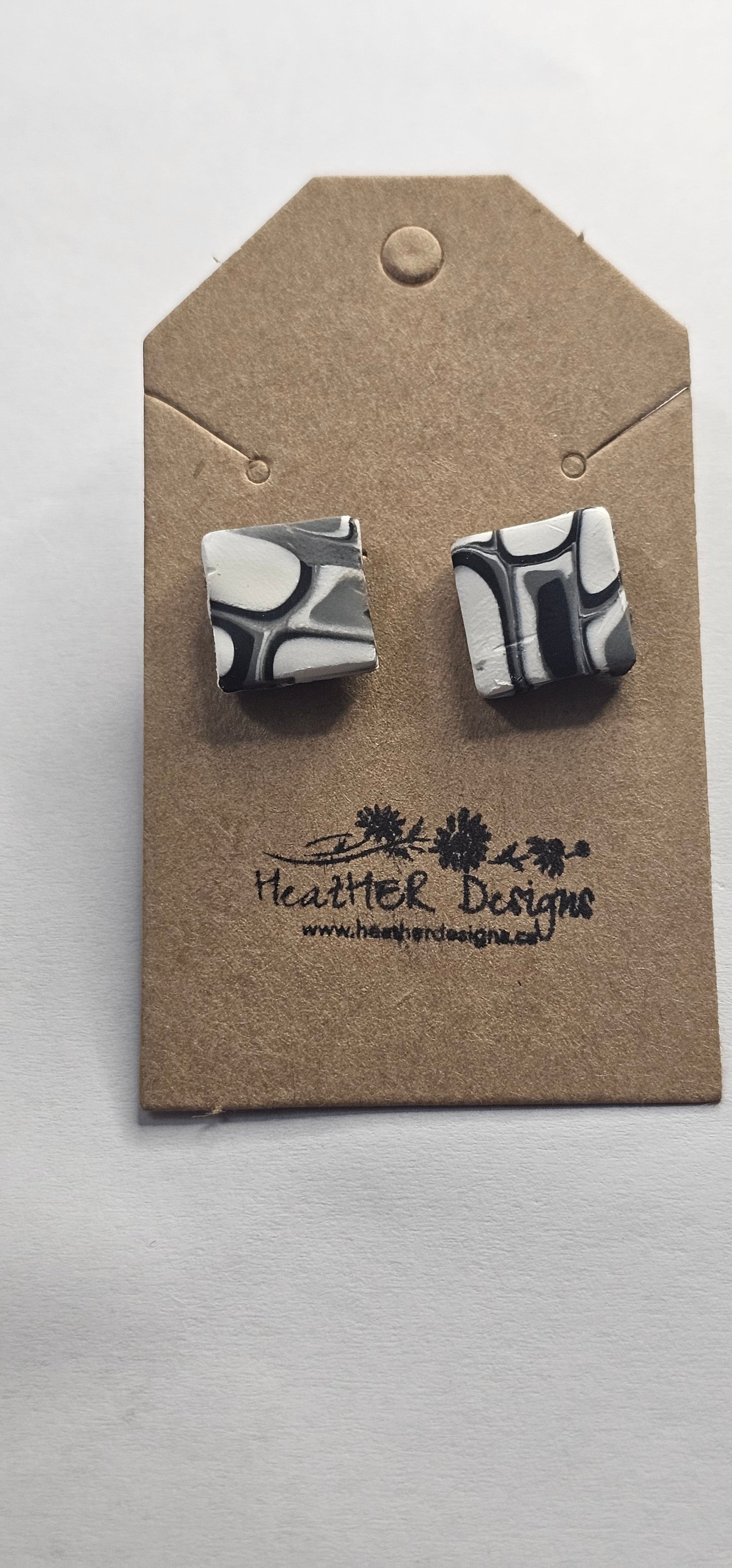 Abstract Square Earrings (Black/White)